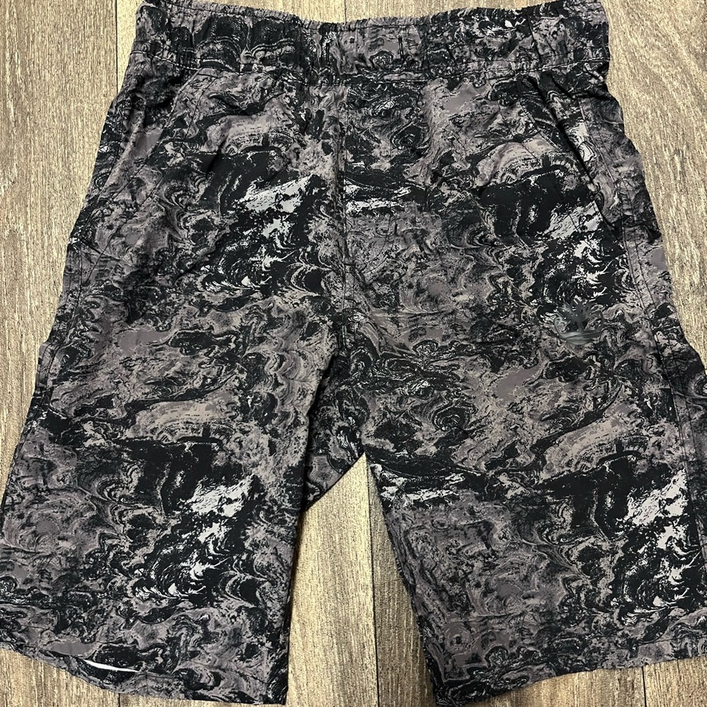 Timberland Boys Black and Gray Cargo Shorts M 10-12
